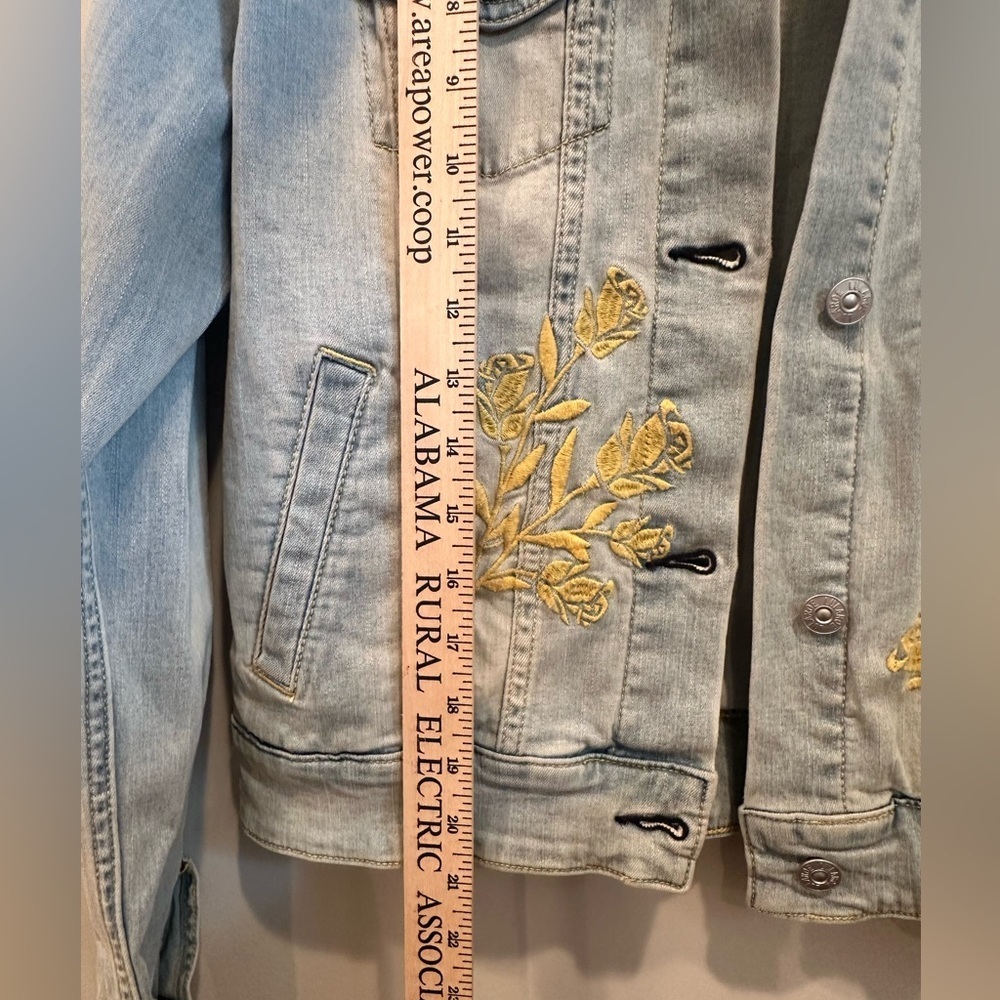 LuLaRoe Light Blue Denim Jacket Yellow Floral Embroidery Layer Staple Sz S - Picture 4 of 11